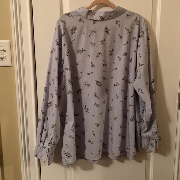 EUC Woman Within blue w/white daisies button down cotton blouse size 3x(30/32) - Picture 8 of 11